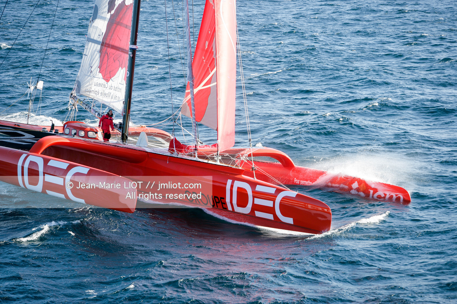 FRANCIS JOYON A L'ENTRAINEMENT SUR IDEC