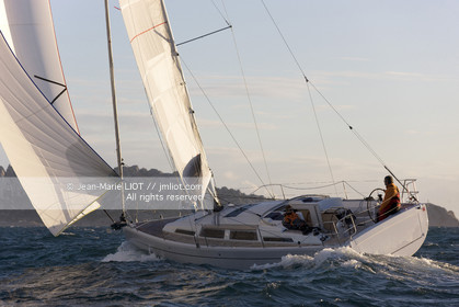 VOILE MAGAZINE - 100 MILLES A BORD