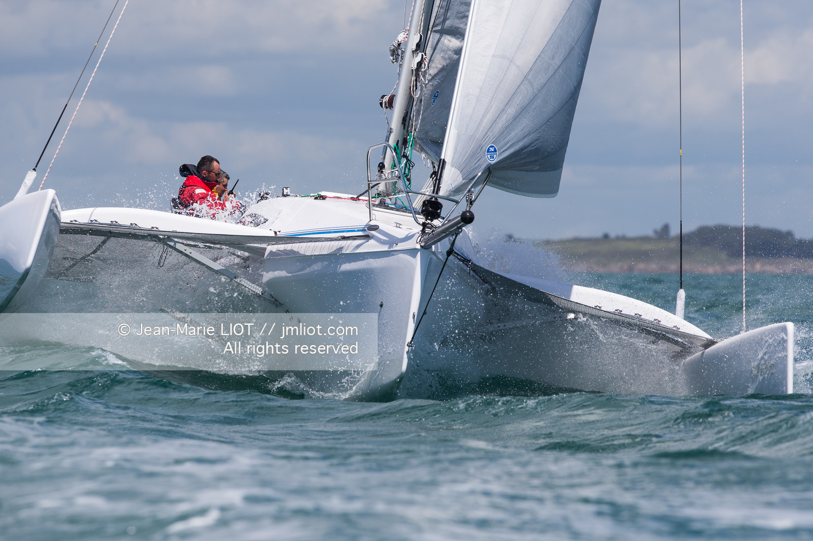 VOILE MAGAZINE - CORSAIR CRUZE 970