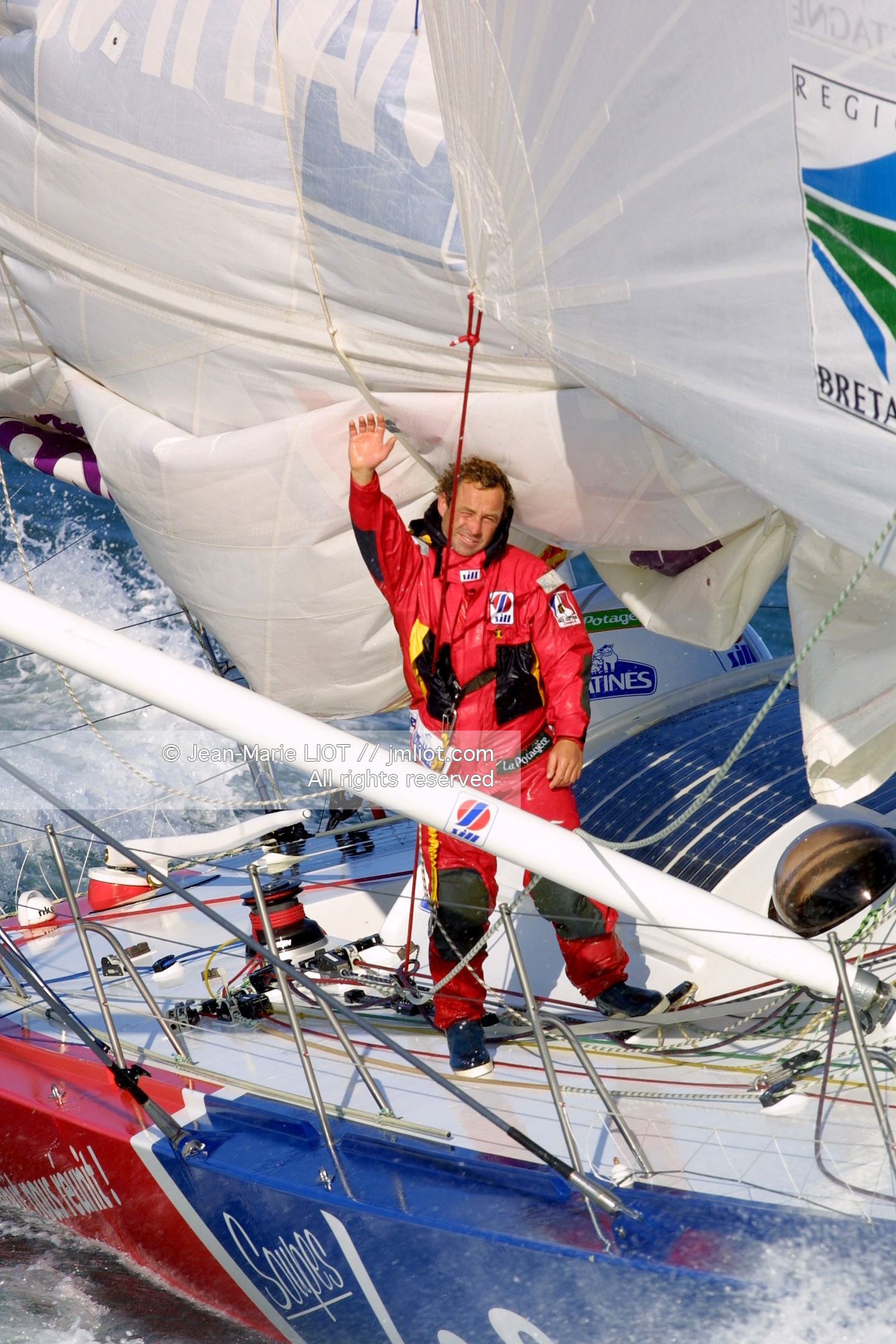 VENDEE GLOBE 2001- ARRIVEE ROLAND JOURDAIN