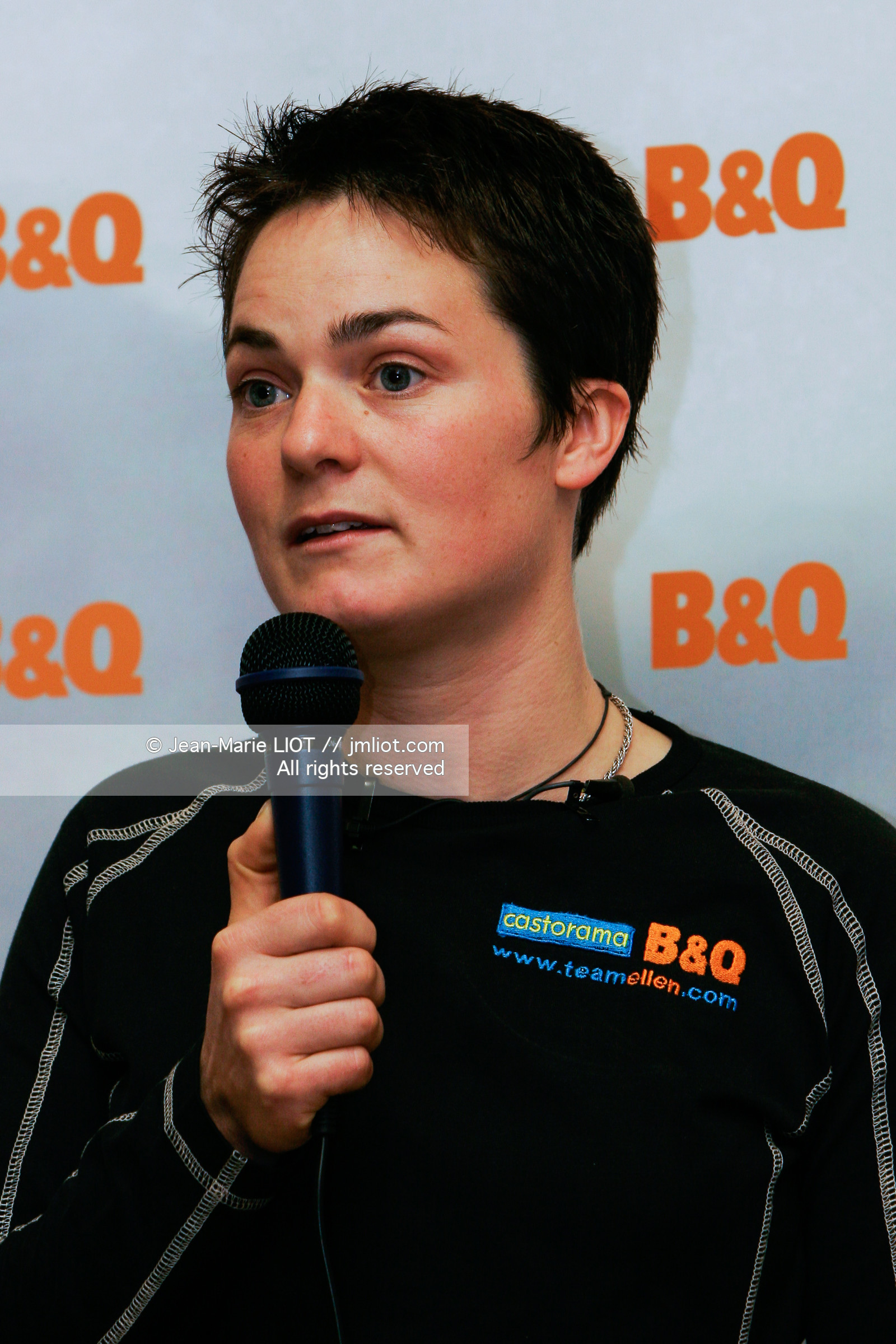 ELLE MACARTHUR - RECORD DU TOUR DU MONDE EN SOLITAIRE