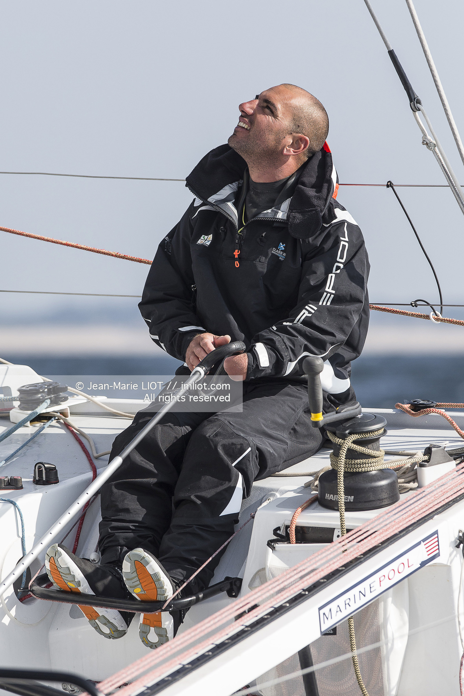 DES PIEDS ET DES MAINS - DAMIEN SEGUIN