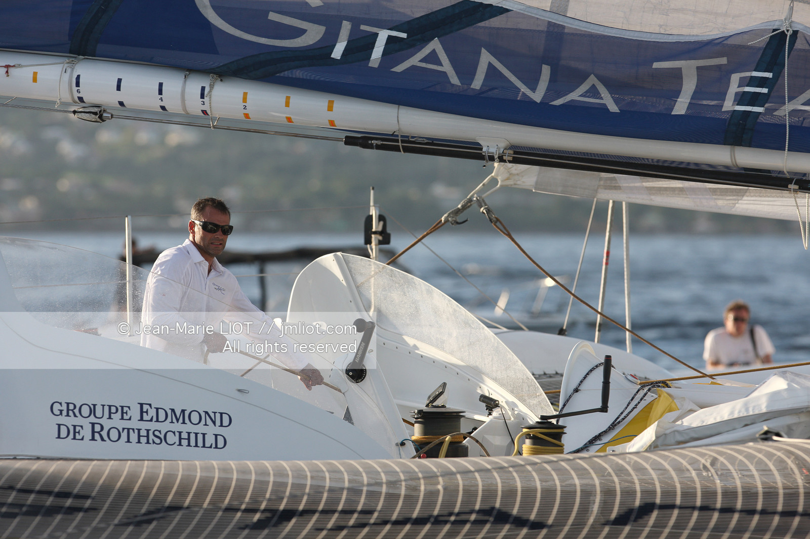 ROUTE DU RHUM 2010 - ARRIVEE YANN GUICHARD