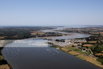 PHOTO ¬© JEAN-MARIE LIOT  TFV06 MENTION OBLIGATOIRE POUR TOUTE UTILISATION DROITS REÃÅSERVEÃÅS TOUR DE FRANCE A LA VOILE 2006 LE 11 JUILLET 2006 RALIEMENT CAMARET LA ROCHE-BERNARD