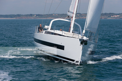 OCEANIS YACHT 62
