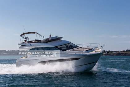 PRESTIGE  YACHT - PRESTIGE 520