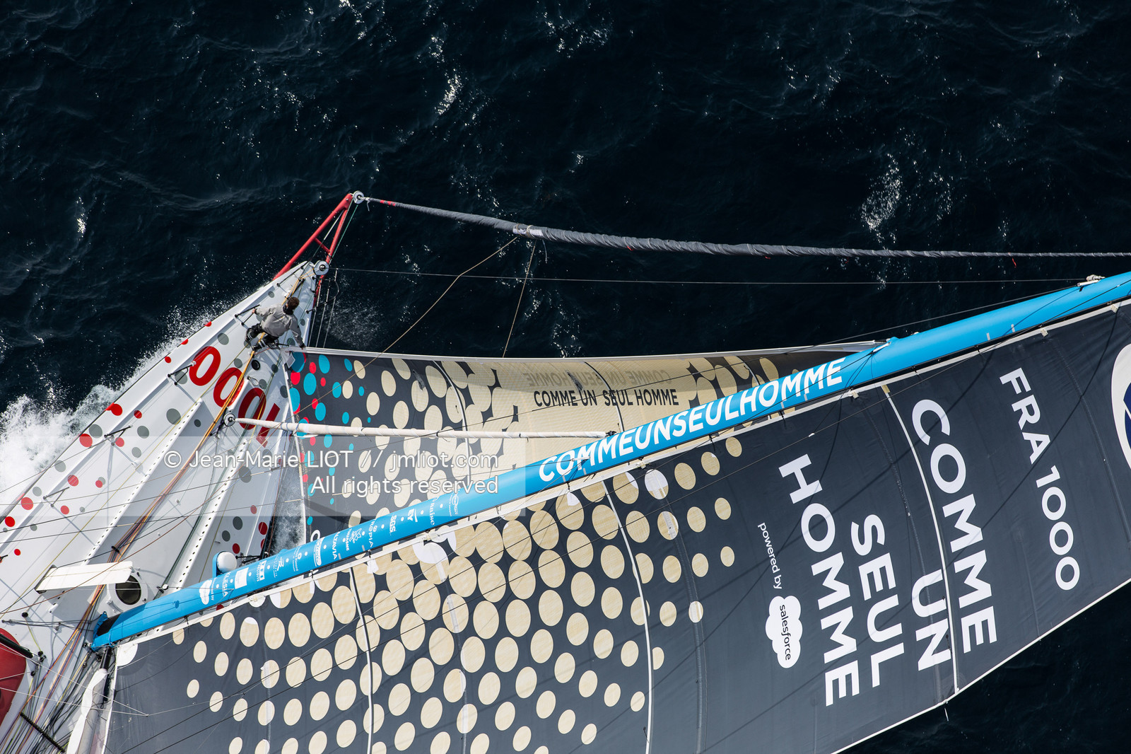 VENDEE GLOBE 2016-2017 - ERIC BELLION - COMME UN SEUL HOMME