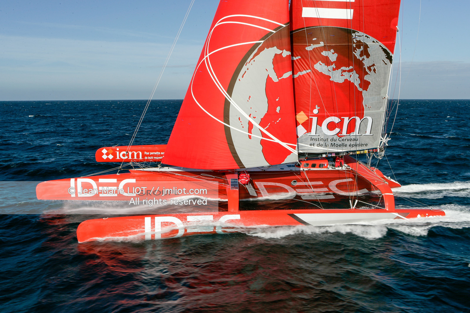 FRANCIS JOYON A L'ENTRAINEMENT SUR IDEC