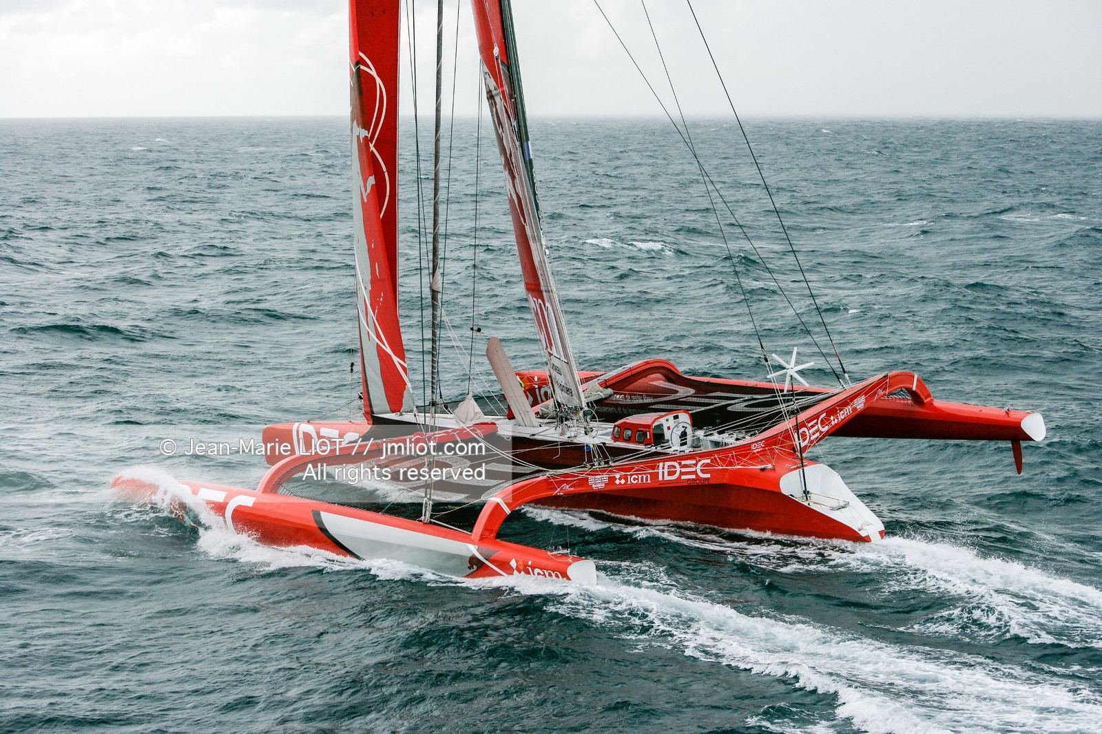 SAILING IDEC & FRANCIS JOYON