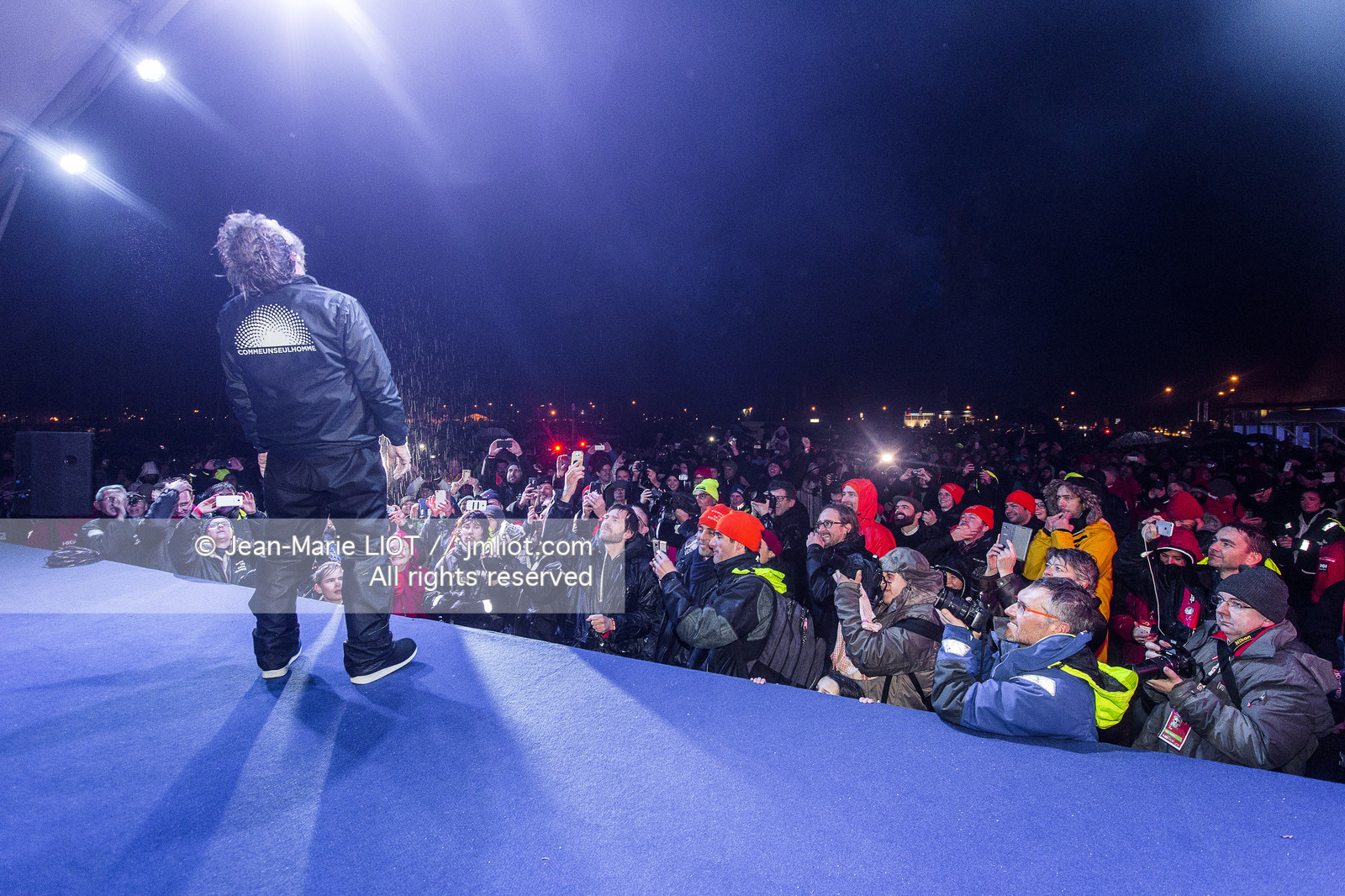 VENDEE GLOBE 2016-2017 - ARRIVEE ERIC BELLION - COMME UN SEUL HOMME