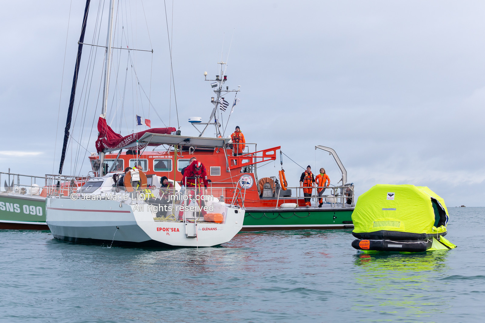 RADEAUX DE SURVIE - COMPARATIF