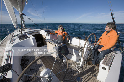 VOILE MAGAZINE - 100 MILLES A BORD
