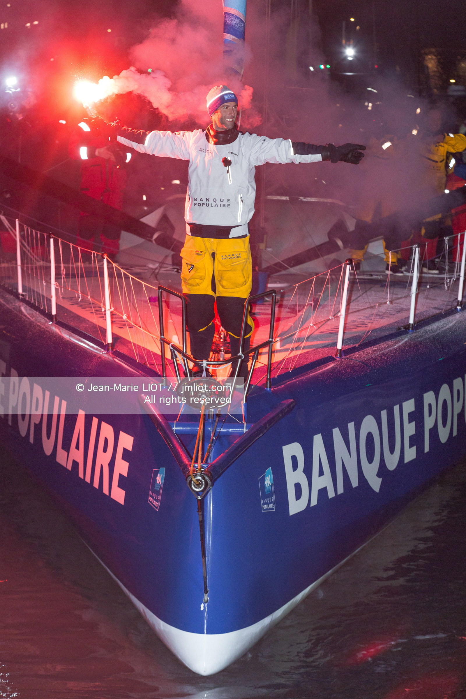 Les Sables d'Olonne, le 19 janvier 2017 arrivée d'Armel Le Cléac'h (FR) skipper de l'imoca Banque Populaire arrive 1er du Vendee globe 2016-2017. Photo © Jean-Marie Liot   DPPI