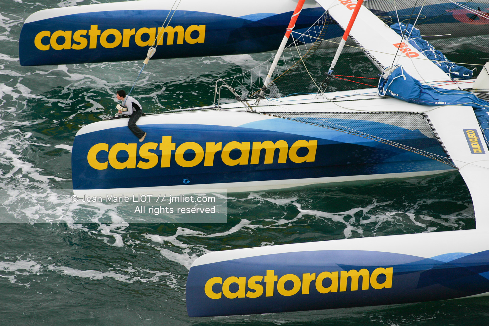 ELLE MACARTHUR - RECORD DU TOUR DU MONDE EN SOLITAIRE