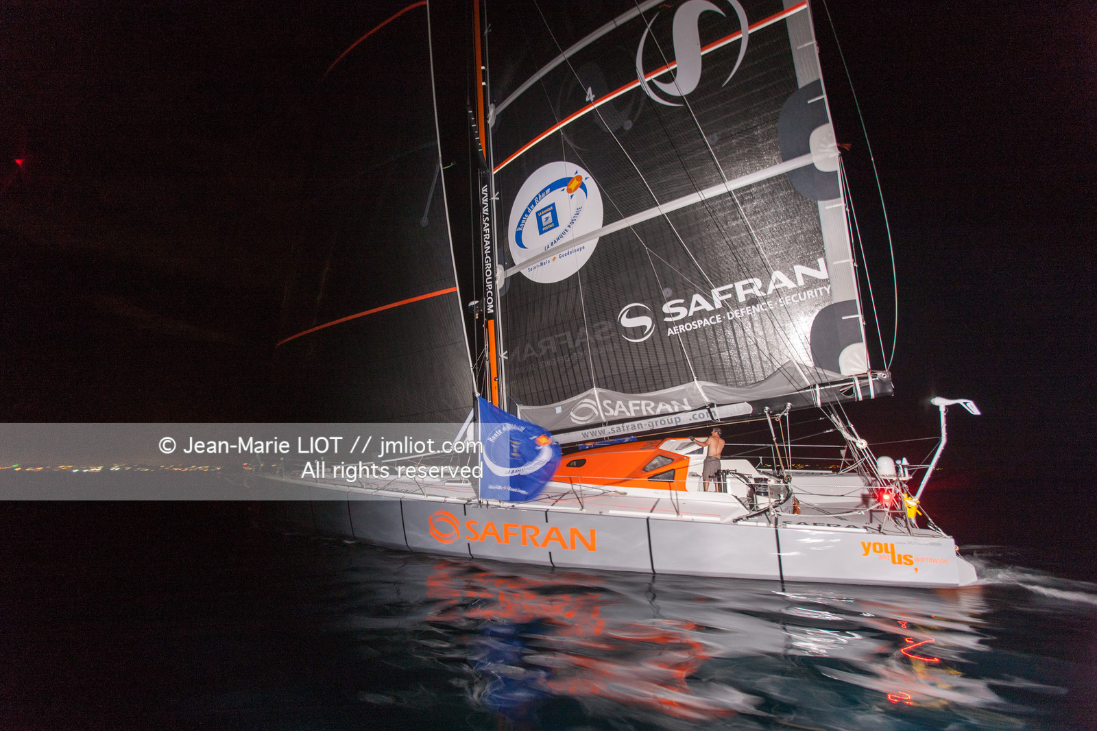 ROUTE DU RHUM 2010 - ARRIVEE DE MARC GUILLEMOT