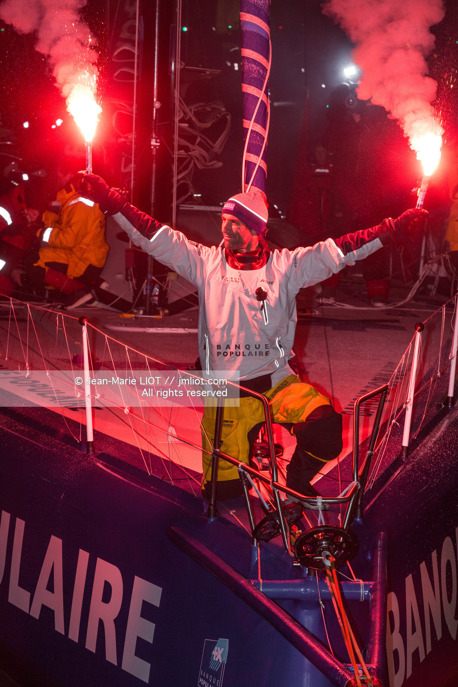 Les Sables d'Olonne, le 19 janvier 2017 arrivée d'Armel Le Cléac'h (FR) skipper de l'imoca Banque Populaire arrive 1er du Vendee globe 2016-2017. Photo © Jean-Marie Liot   DPPI