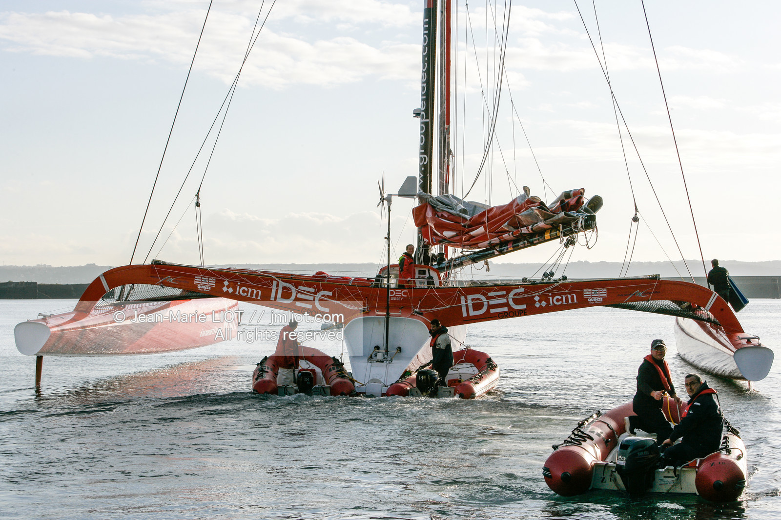 SAILING IDEC & FRANCIS JOYON