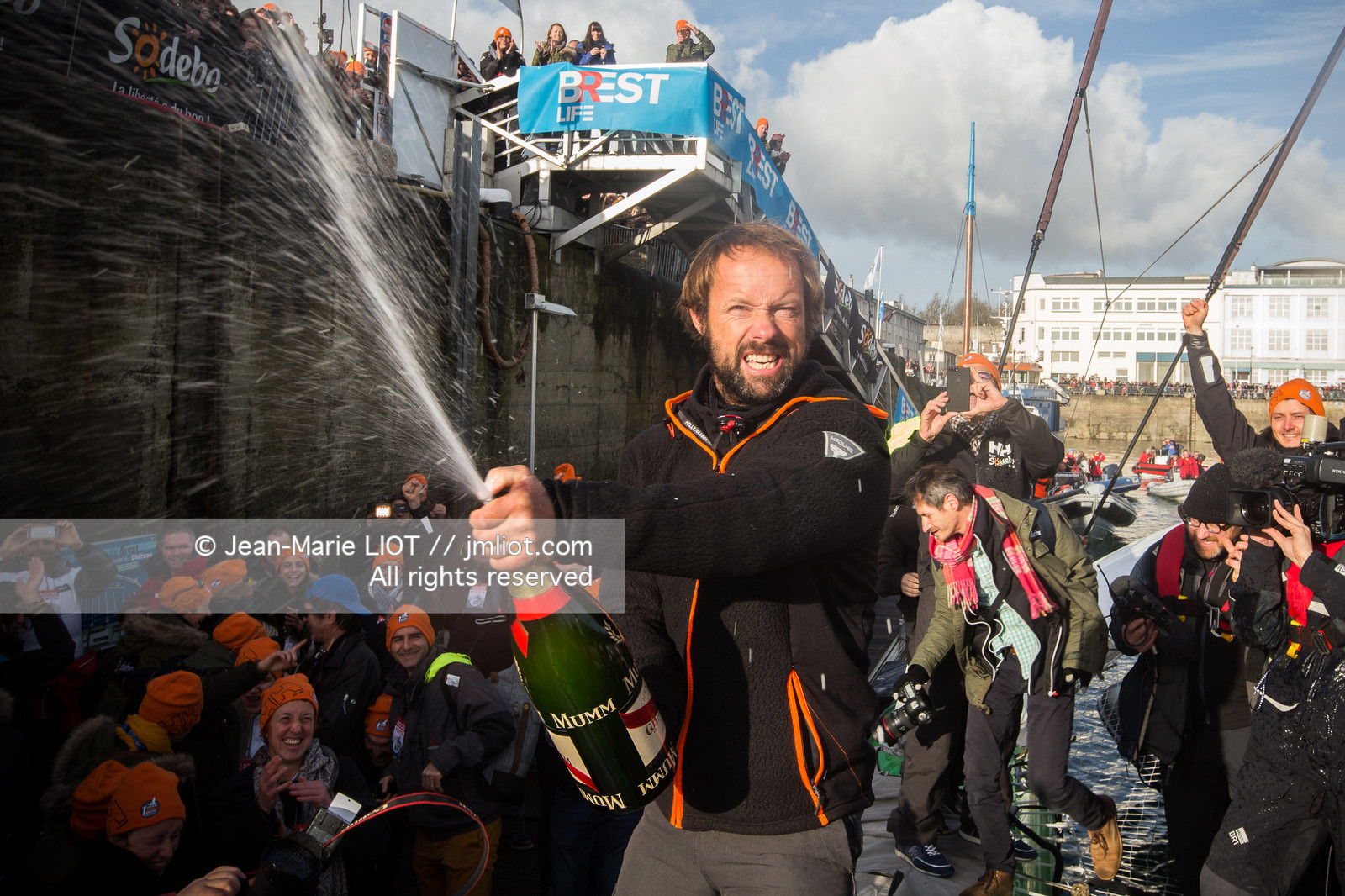 THOMAS COVILLE - RECORD AUTOUR DU MONDE EN MULTICOQUE EN SOLITAIRE 2016