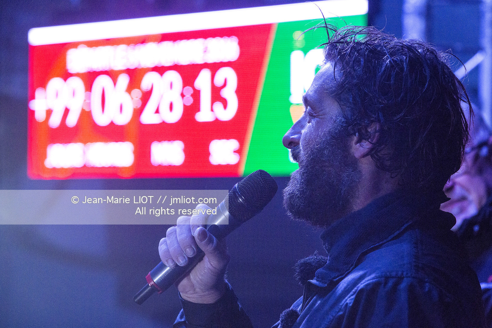 VENDEE GLOBE 2016-2017 - ARRIVEE ERIC BELLION - COMME UN SEUL HOMME