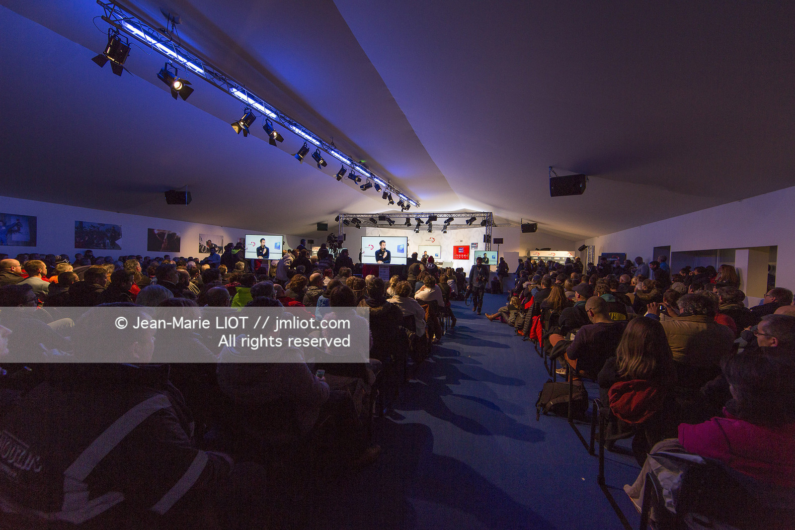 Les Sables d'Olonne, le 19 janvier 2017 arrivée d'Armel Le Cléac'h (FR) skipper de l'imoca Banque Populaire arrive 1er du Vendee globe 2016-2017. Photo © Jean-Marie Liot   DPPI