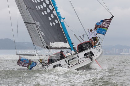 Itajaï (Brazil) le 13 November 2015, arrivée de Eric Bellion et Sam Goodchild à bord de l'imoca comme un seul homme. Photo © Jean-Marie Liot   DPPI..