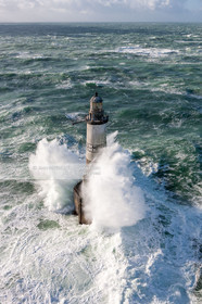 PHARES DANS LA TEMPËTE.