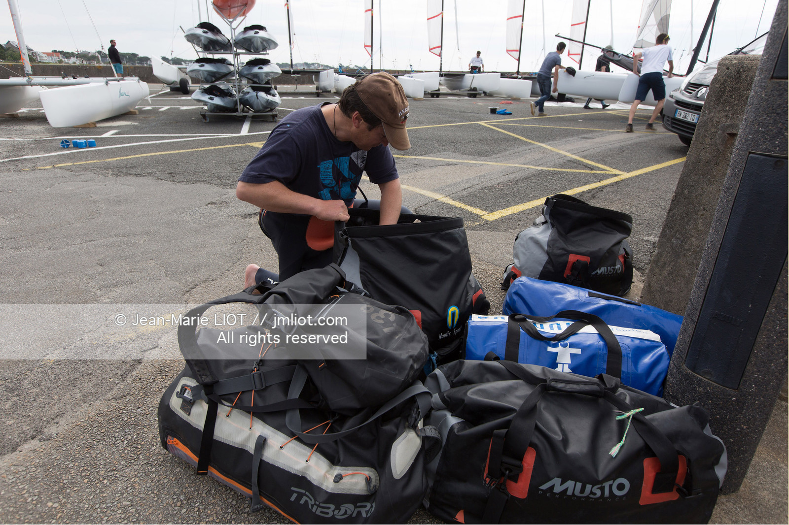 VOILES ET VOILIERS - RAID CATA EN BRETAGNE SUD