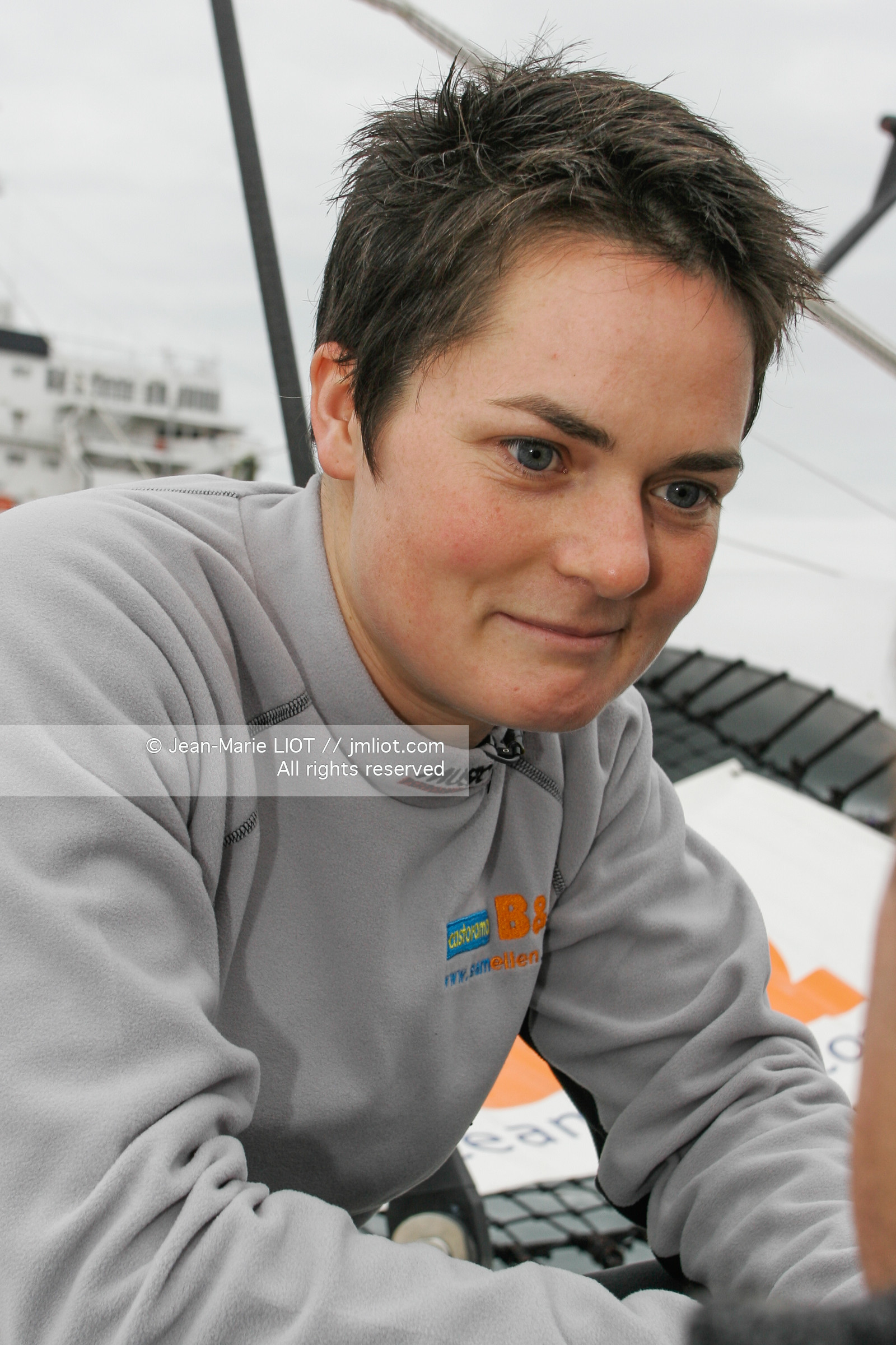 ELLE MACARTHUR - RECORD DU TOUR DU MONDE EN SOLITAIRE