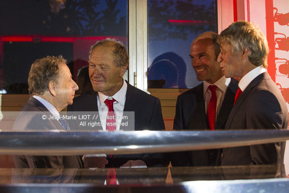 TROPHEE JULES VERNE - IDEC SPORT - REMISE DFU TROPHEE