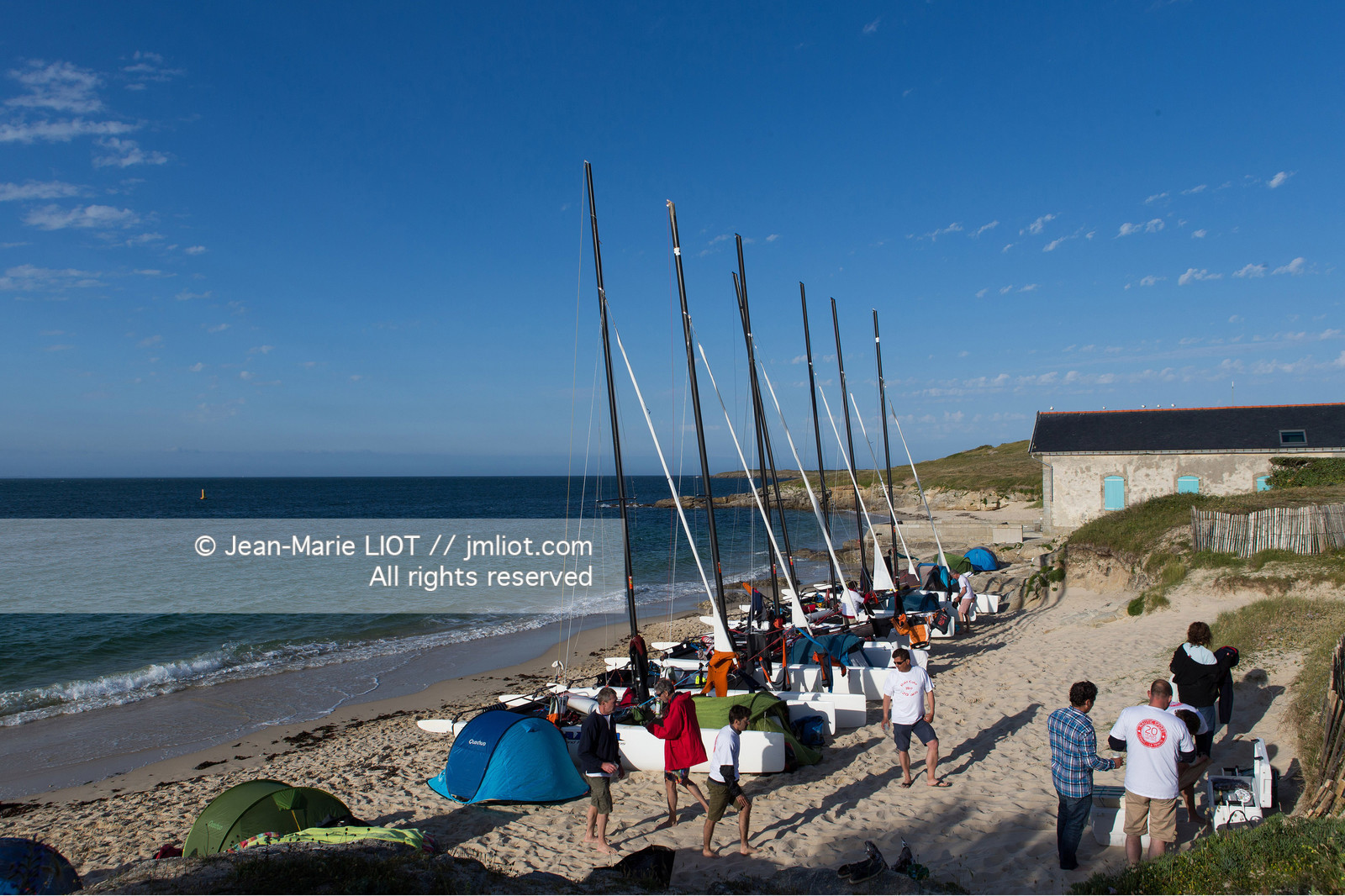 VOILES ET VOILIERS - RAID CATA EN BRETAGNE SUD