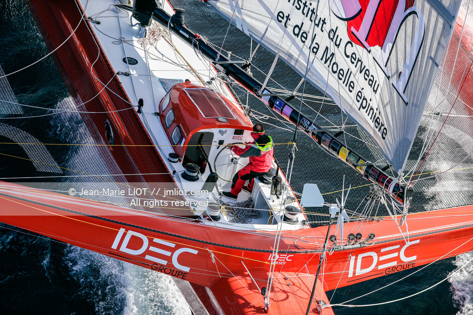 FRANCIS JOYON A L'ENTRAINEMENT SUR IDEC