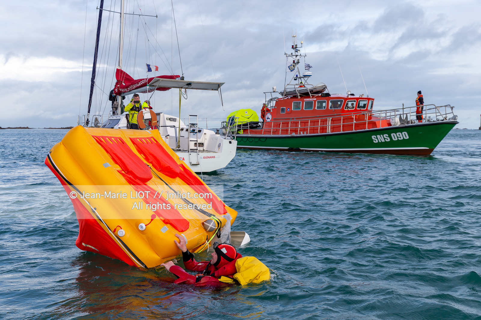 RADEAUX DE SURVIE - COMPARATIF