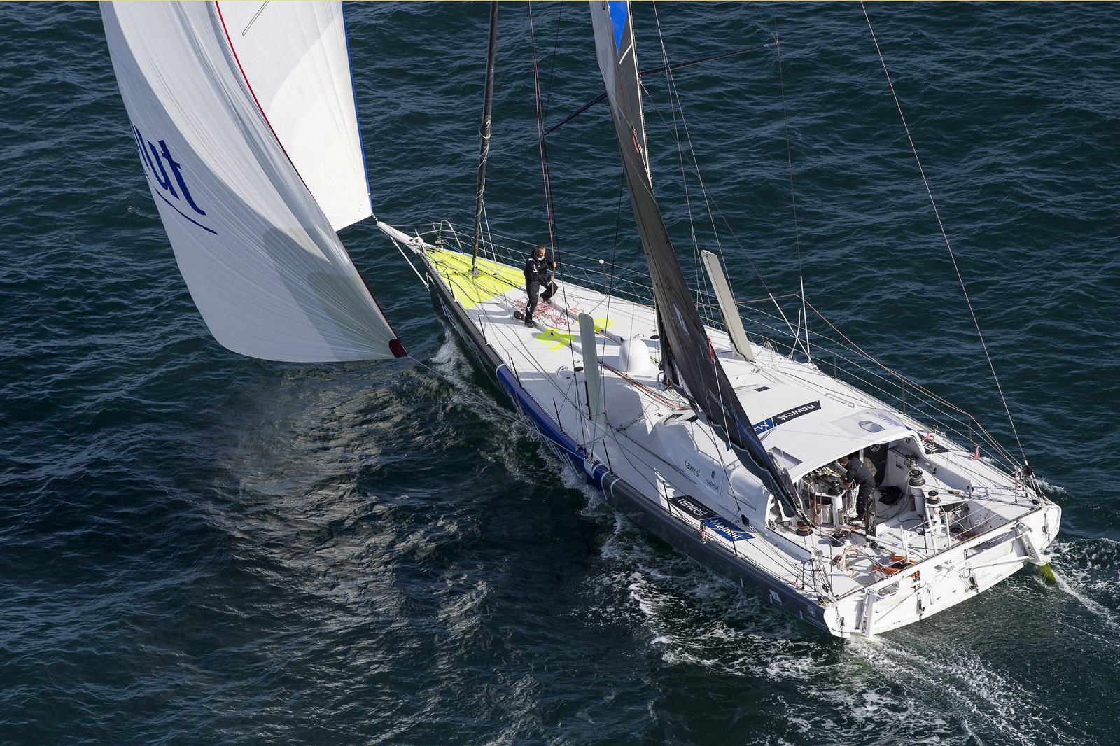 IMOCA 60 PIEDS NEWREST MATMUT - SKIPPER : FABRICE AMEDEO