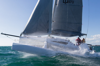 VOILE MAGAZINE - CORSAIR CRUZE 970