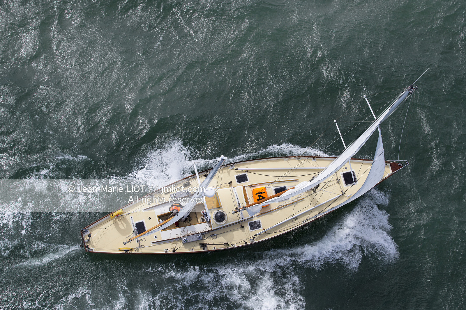 LOICK PEYRON A BORD DE PEN DUICK II