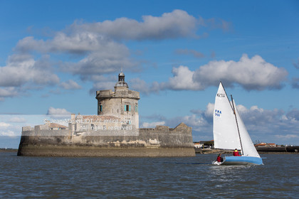 VOILES ET VOILIERS 2016 - LES FORTS DE CHARENTE, BAIE DE LA ROCHELLE EN BIHAN 650