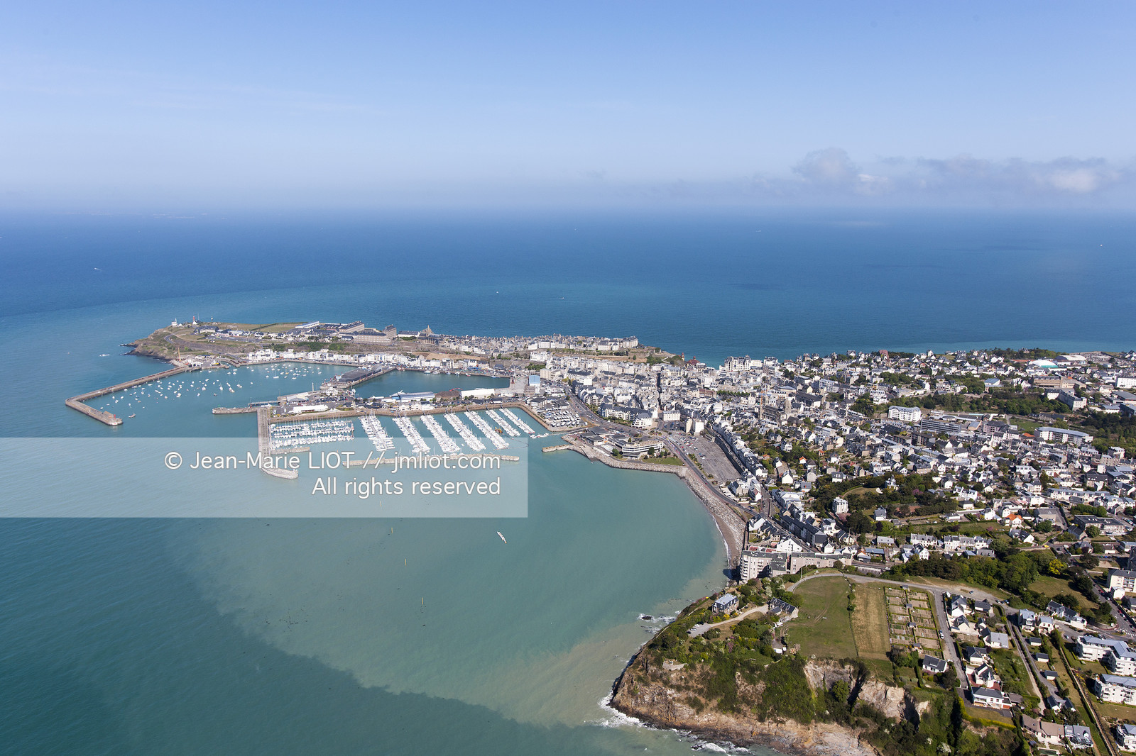 VUE AERIENNE DE GRANVILLE - MANCHE.PHOTO © JEAN-MARIE LIOT.