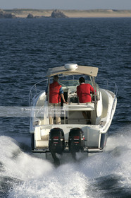 MOTONAUTISME - JEANNEAU CAP CAMARAT 925