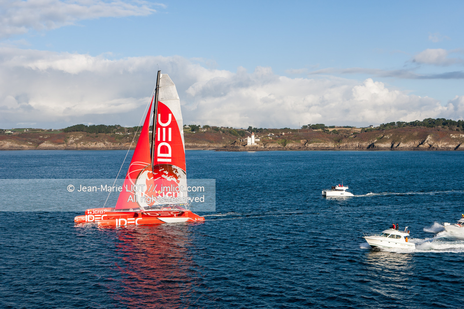 SAILING IDEC & FRANCIS JOYON