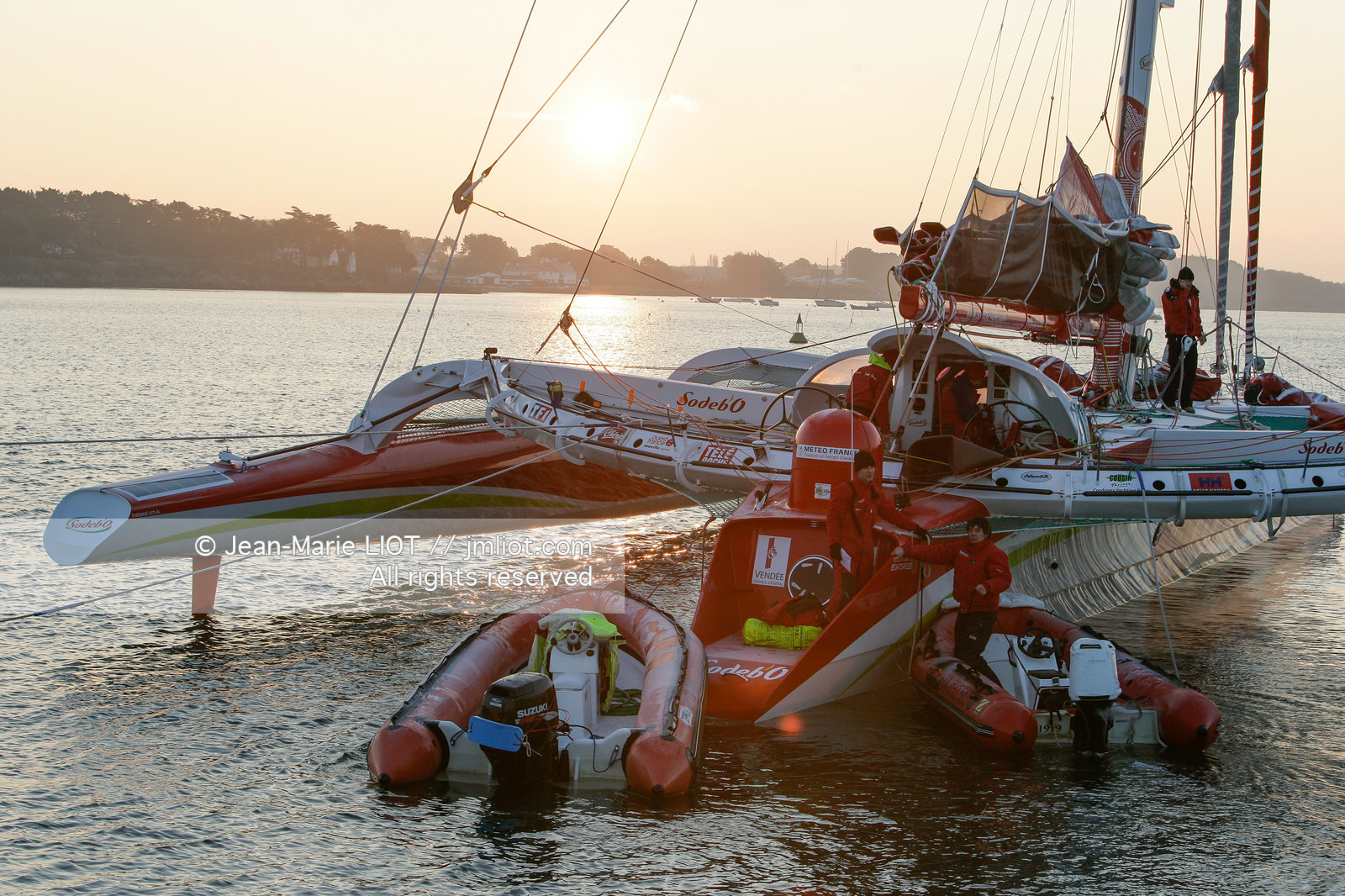 MAXI TRIMARAN SODEBO - THOMAS COVILLE - RECORD TOUR DU MONDE EN SOLITAIRE..
