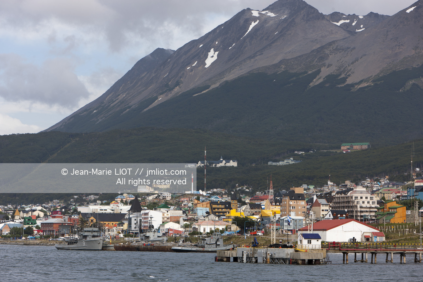 Ushuaia, Terre de Feu est la ville la plus australe du globe.Située à la pointe de l'Argentine cette province est la porte de l'antartique.photo © Jean-Marie Liot.
