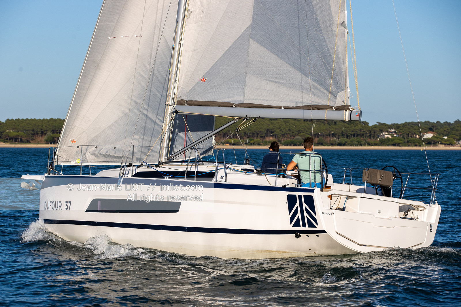 DUFOUR YACHTS 2022 - DUFOUR 37