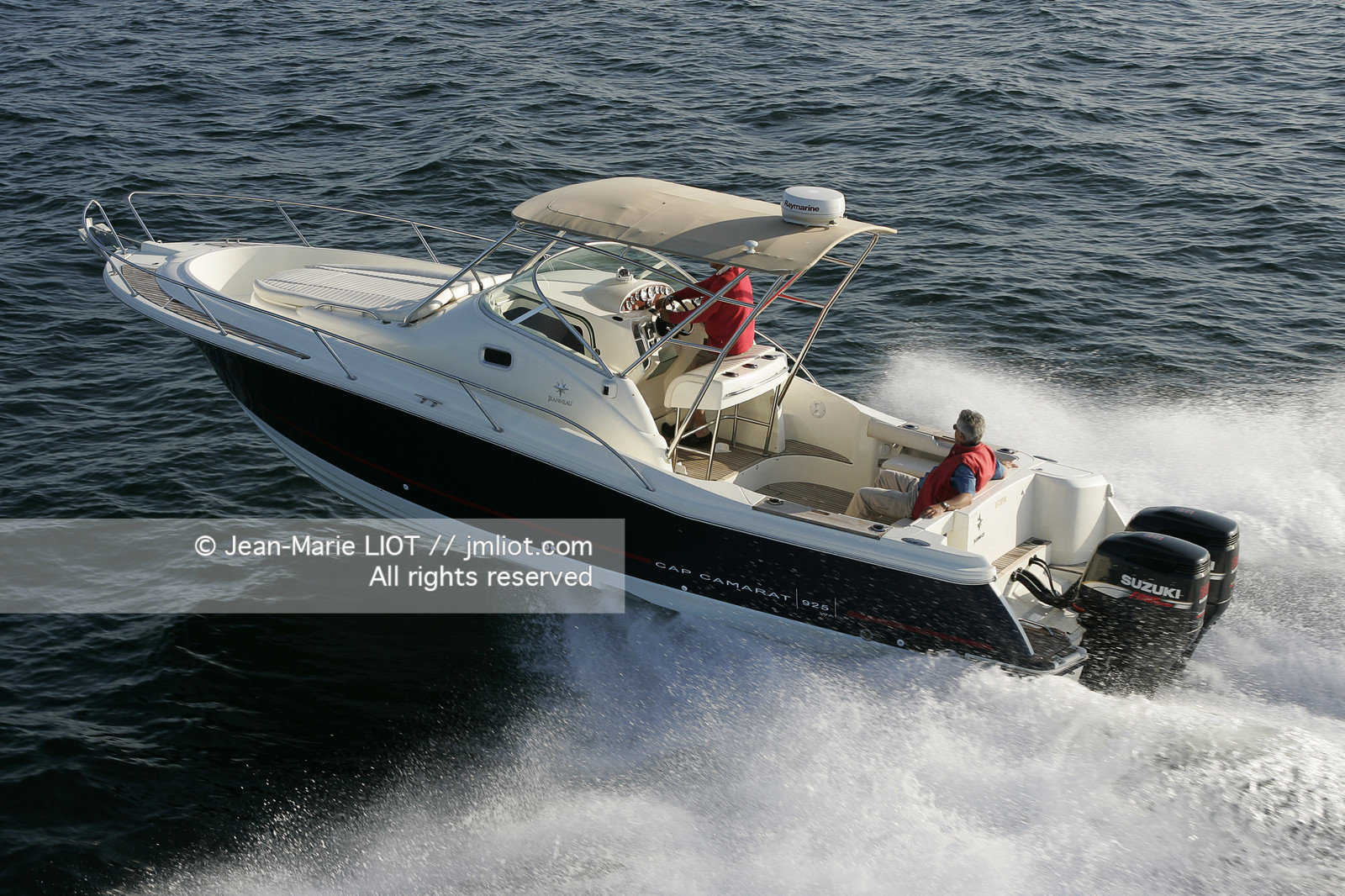 MOTONAUTISME - JEANNEAU CAP CAMARAT 925