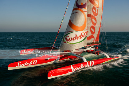 MAXI TRIMARAN SODEBO - THOMAS COVILLE - RECORD TOUR DU MONDE EN SOLITAIRE..
