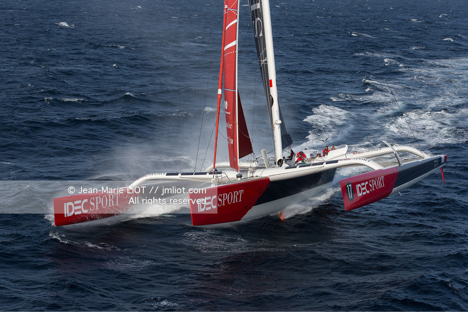 MAXI TRIMARAN IDEC SPORT 2015 - BANQUE D'IMAGES