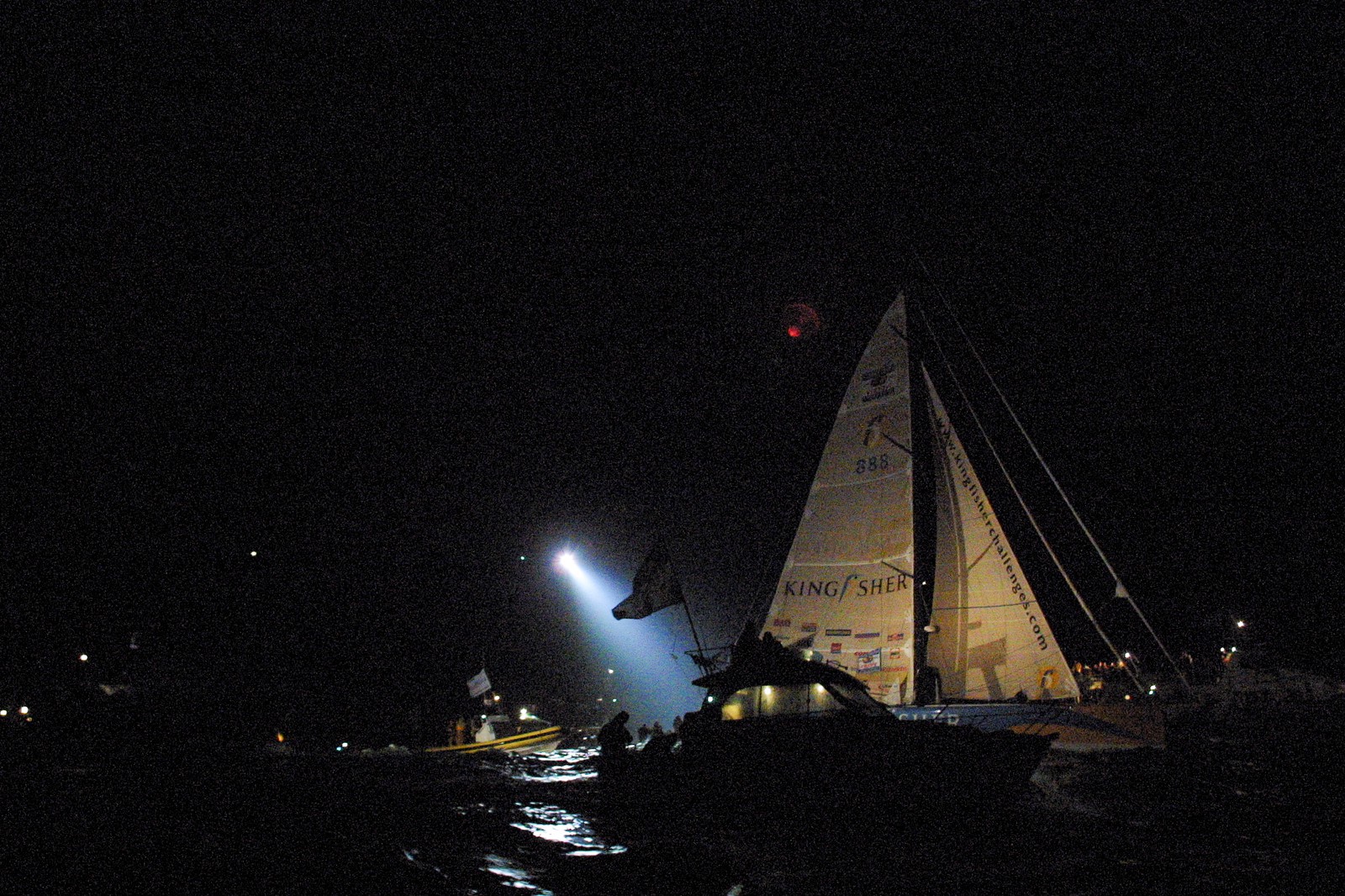 ARRIVEE ELLEN MACARTHUR - 2E