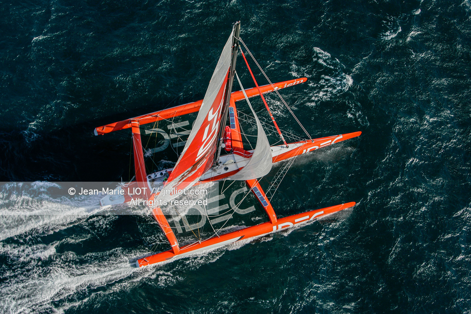 FRANCIS JOYON A L'ENTRAINEMENT SUR IDEC