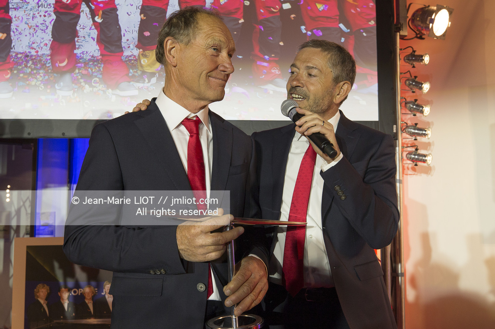 TROPHEE JULES VERNE - IDEC SPORT - REMISE DFU TROPHEE