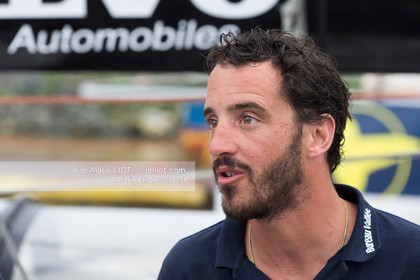 ARRIVEE BUREAU VALLEE