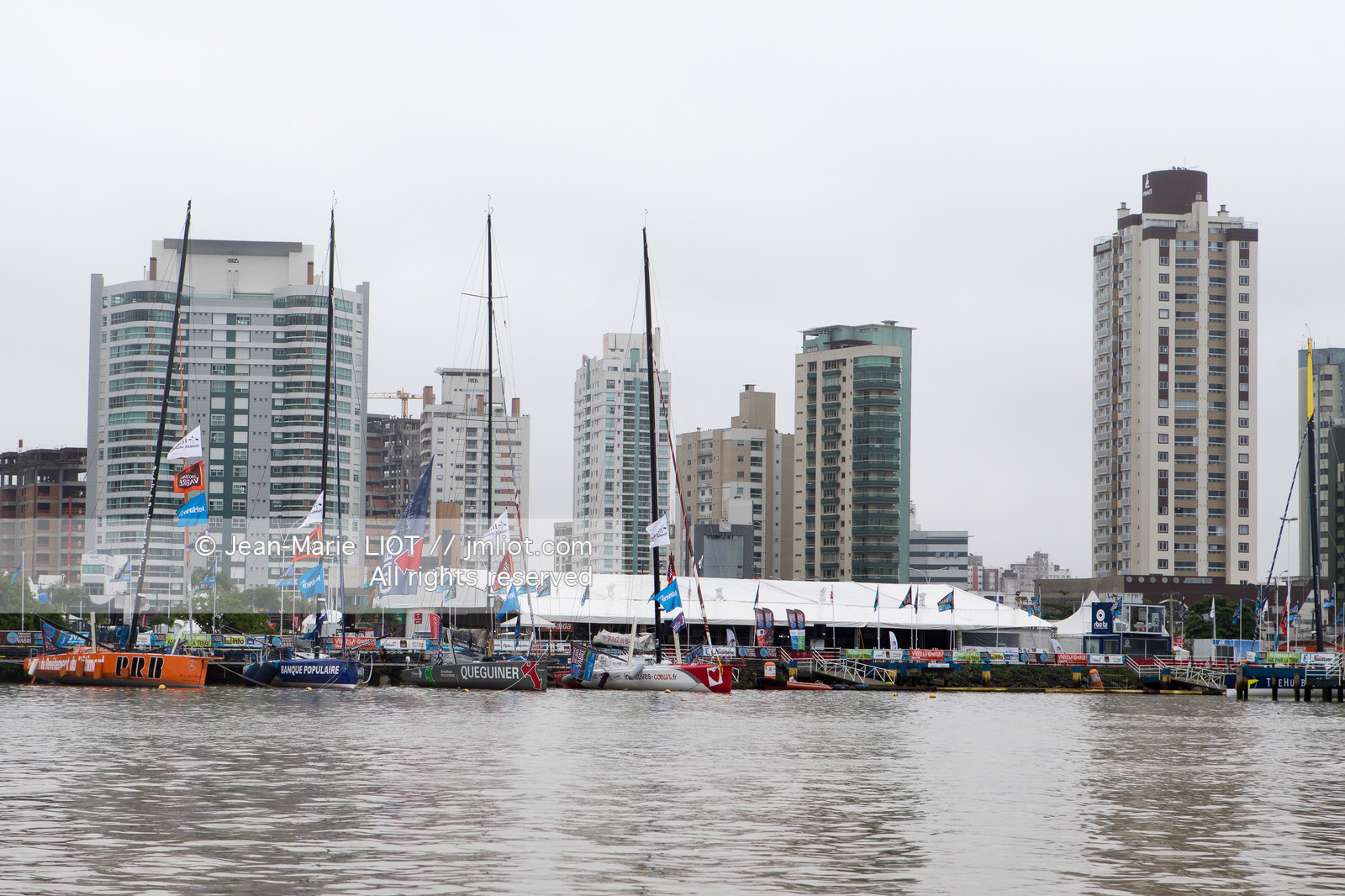 Itajaï (Brazil) le 13 novembre 2015, arrivée de Bertrand de broc et Marc Guillemot à bord de l'imoca MACSF. Photo © Jean-Marie Liot   DPPI..